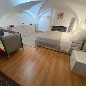 https://casa-trinita.catania-hotels.net
